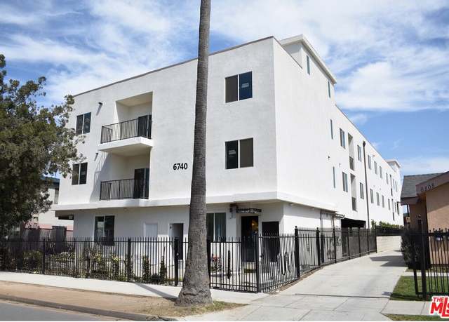 Property at 6740 Brynhurst Ave, Los Angeles, CA 90043, 30 beds, 23 baths