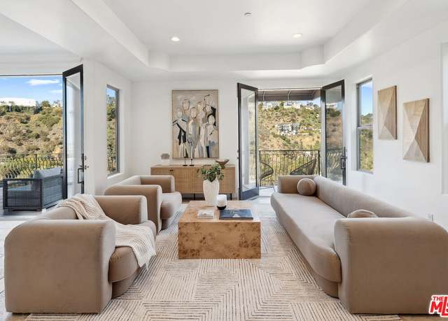 Property at 8031 Floral Ave, Los Angeles, CA 90046, 4 beds, 4.5 baths