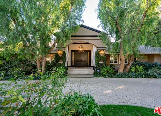Property at 15604 Vandorf Pl, Encino, CA 91436, 4 beds, 4.5 baths