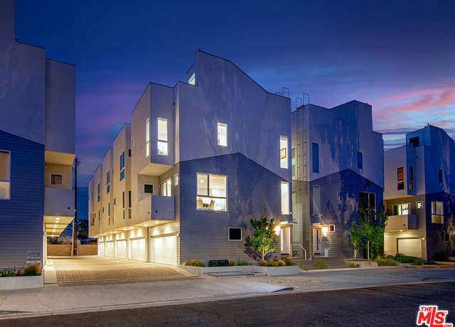 Property at 10919 1/2 Otsego St, North Hollywood, CA 91601, 3 beds, 4 baths