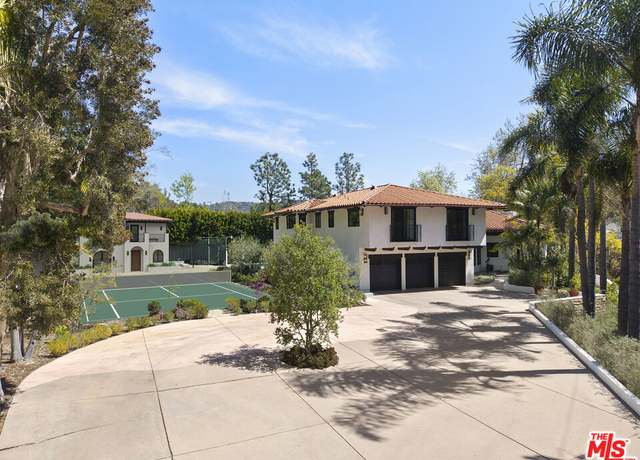 Property at 7651 Willow Glen Rd, Los Angeles, CA 90046, 4 beds, 3.5 baths