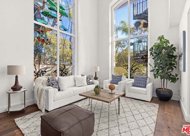 Property at 12320 Ridge Cir, Los Angeles, CA 90049, 3 beds, 3.5 baths