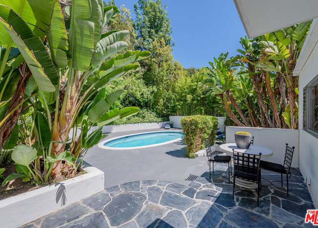 Property at 1264 Benedict Canyon Dr, Beverly Hills, CA 90210, 3 beds, 3.5 baths