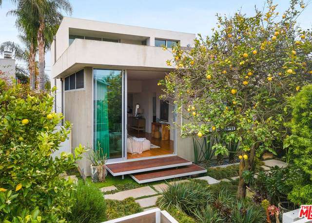 Property at 734 Nowita Pl, Venice, CA 90291, 3 beds, 3 baths