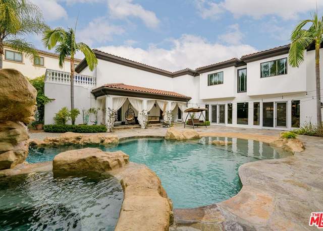 Property at 4705 Los Feliz Blvd, Los Angeles, CA 90027, 7 beds, 7.5 baths
