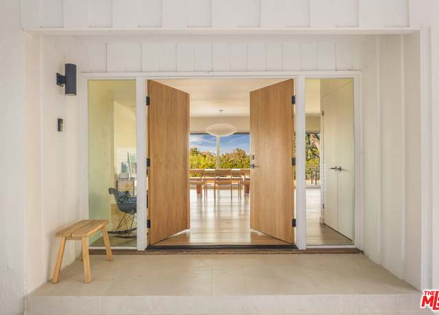 Property at 17 Bowie Rd, Rolling Hills, CA 90274, 4 beds, 4 baths