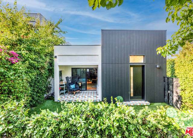 Property at 8907 Rosewood Ave, West Hollywood, CA 90048, 2 beds, 2 baths