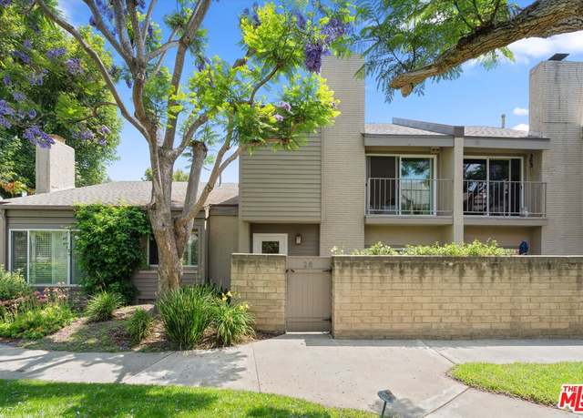 Property at 28 Village Pkwy, Santa Monica, CA 90405, 2 beds, 2.5 baths
