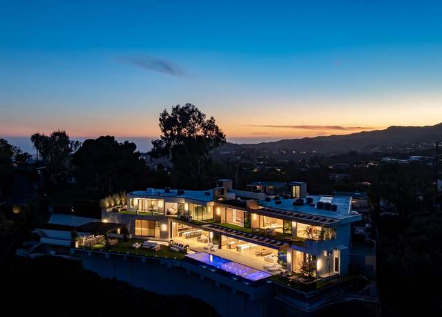 Property at 1104 N Tigertail Rd, Los Angeles, CA 90049, 6 beds, 10 baths
