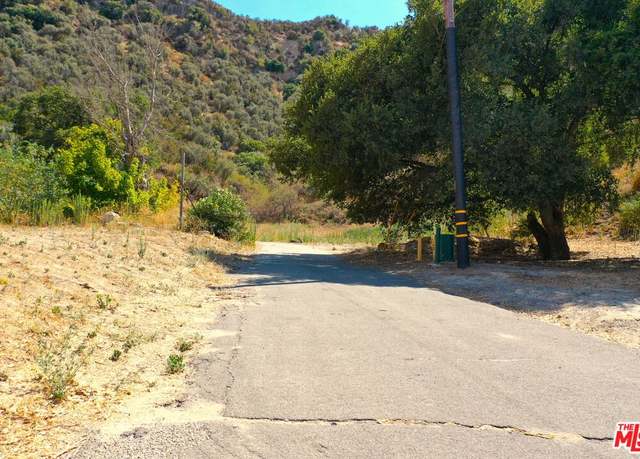 Property at 28520 Roosevelt Ave, Val Verde, CA 91384