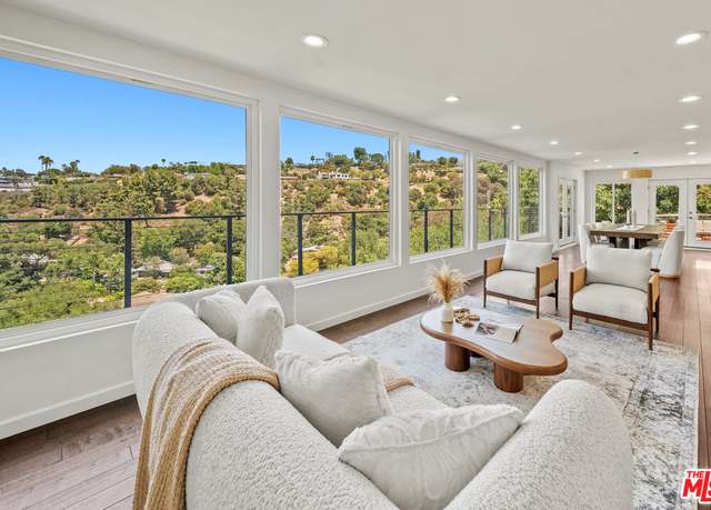 Property at 16755 Encino Hills Dr, Encino, CA 91436, 5 beds, 3.5 baths