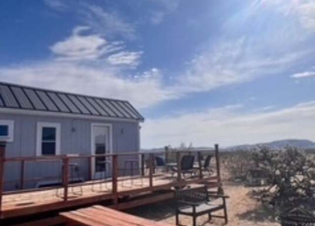 Property at 5840 White Feather Rd, Joshua Tree, CA 92252, 1 bed, 1 bath