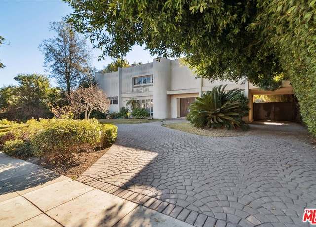 Property at 705 N Camden Dr, Beverly Hills, CA 90210, 6 beds, 6.5 baths