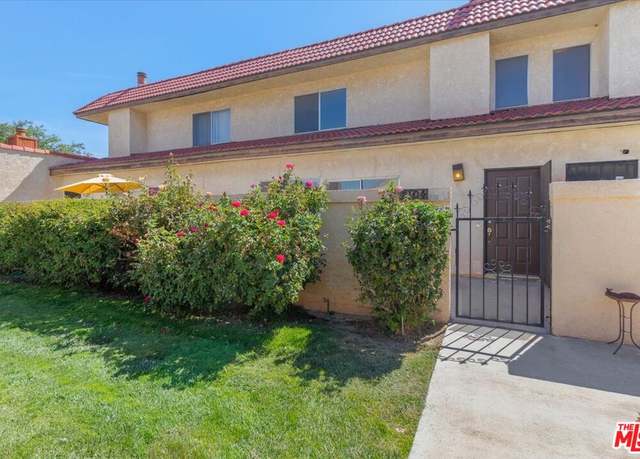 Property at 2104 El Domingo Cir, Lancaster, CA 93536, 3 beds, 2 baths