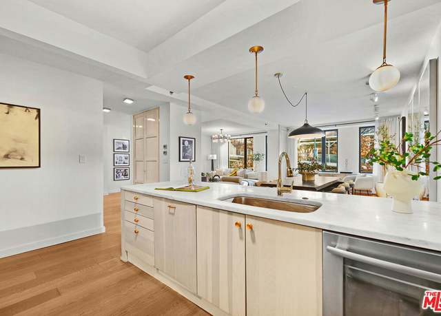 Property at 212 E 95th St Unit 2AB, Other, NY 10128, 4 beds, 4 baths