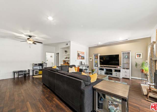 Property at 5139 Balboa Blvd #9, Encino, CA 91316, 3 beds, 3 baths
