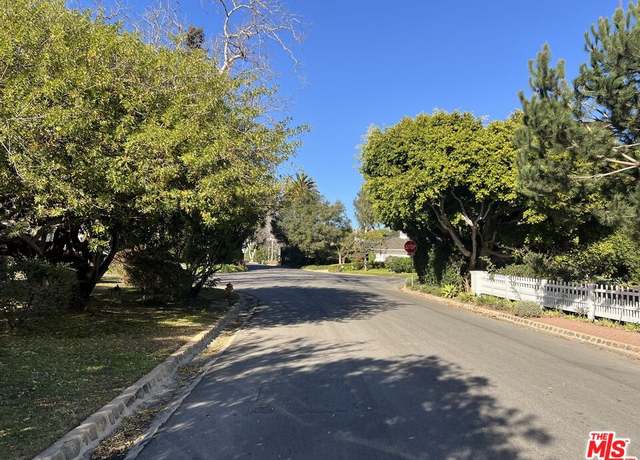Property at 1355 Monaco Dr, Pacific Palisades, CA 90272, 3 beds, 3 baths