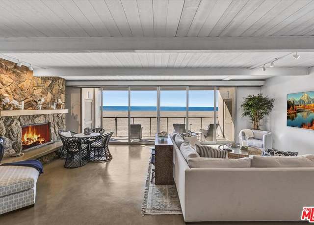 Property at 1 Spinnaker St #2, Marina Del Rey, CA 90292, 2 beds, 2.5 baths