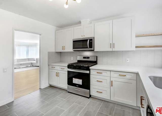 Property at 2007 21st St, Santa Monica, CA 90404, 8 beds, 4 baths