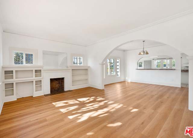 Property at 2277 W 31st St, Los Angeles, CA 90018, 3 beds, 1 bath