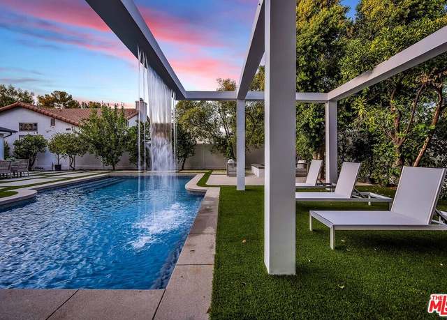Property at 5236 Reseda Blvd, Tarzana, CA 91356, 4 beds, 4.5 baths