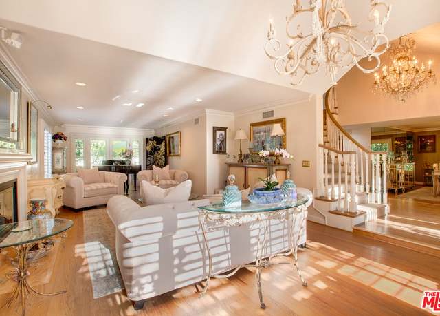 Property at 10221 Briarwood Dr, Los Angeles, CA 90077, 4 beds, 3 baths