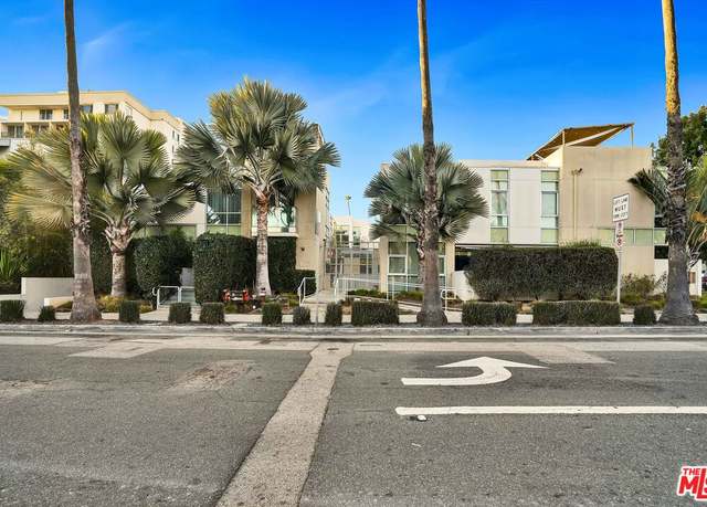 Property at 125 Pacific St #8, Santa Monica, CA 90405, 3 beds, 3 baths