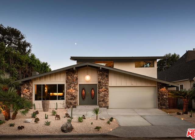 Property at 12030 Pacoima Ct, Studio City, CA 91604, 3 beds, 2.5 baths