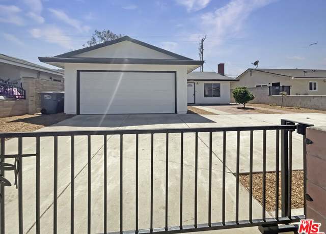 Property at 1440 Crawford St, Oxnard, CA 93030, 3 beds, 1 bath