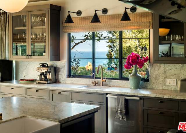 Property at 28837 Grayfox St, Malibu, CA 90265, 7 beds, 6.5 baths