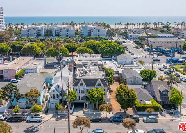 Property at 2622 2nd St #2, Santa Monica, CA 90405, 3 beds, 3 baths