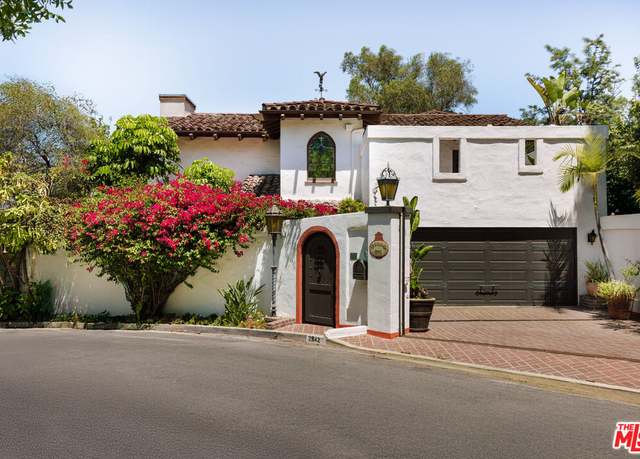 Property at 2942 Passmore Dr, Los Angeles, CA 90068, 4 beds, 5 baths