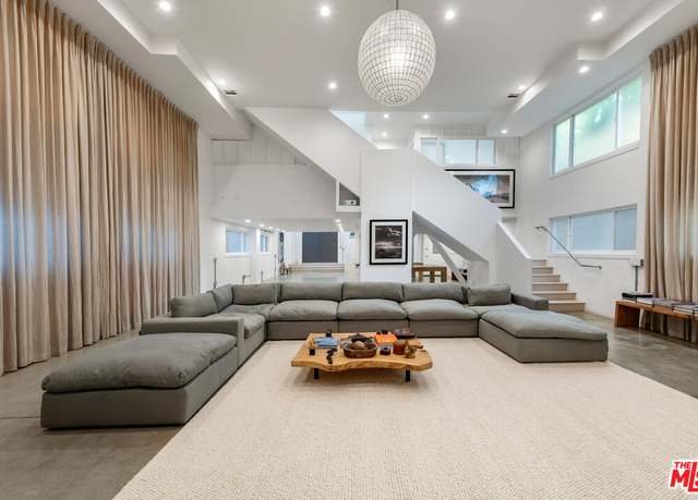 Property at 633 Santa Clara Ave, Venice, CA 90291, 3 beds, 2 baths