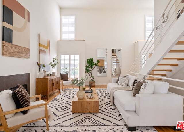 Property at 843 17th St #4, Santa Monica, CA 90403, 3 beds, 2.5 baths