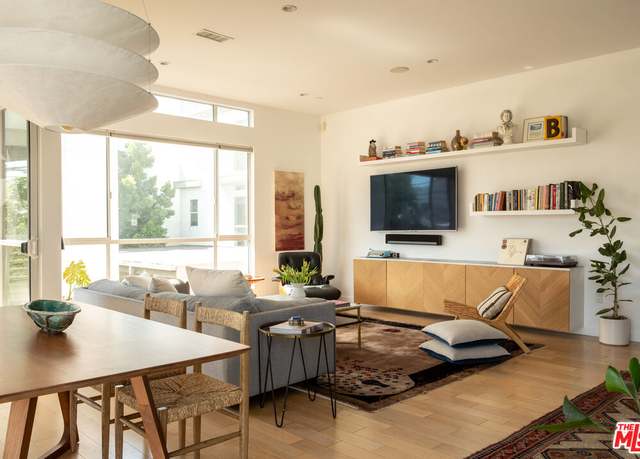 Property at 1201 N Las Palmas Ave, Los Angeles, CA 90038, 3 beds, 4 baths