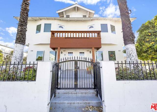 Property at 648 W 30th St, Los Angeles, CA 90007, 17 beds, 17 baths
