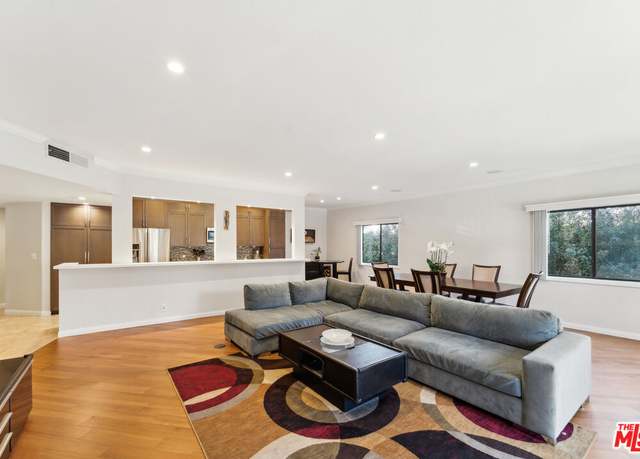 Property at 11737 Darlington Ave #202, Los Angeles, CA 90049, 2 beds, 2 baths