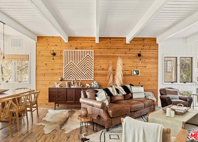Property at 28277 Arbon Ln, Lake Arrowhead, CA 92352, 5 beds, 4 baths