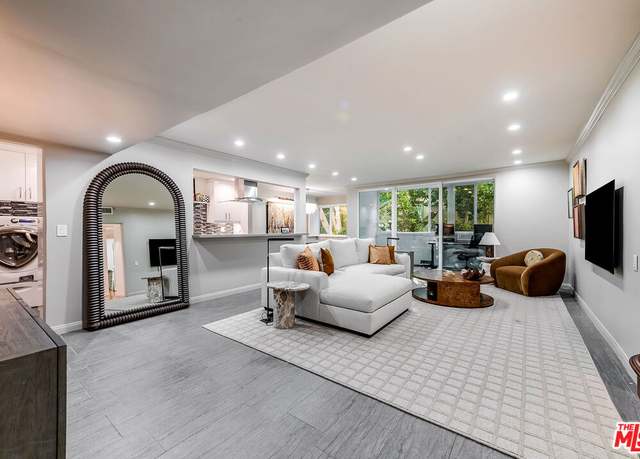 Property at 1015 N Kings Rd #110, West Hollywood, CA 90069, 2 beds, 2 baths