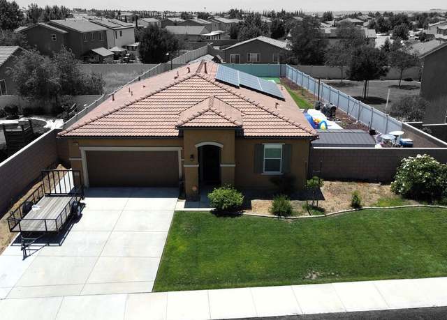 Property at 10411 Riata Ln, Bakersfield, CA 93306, 3 beds, 2 baths