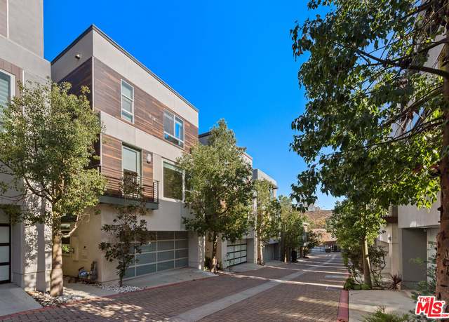 Property at 6749 W Gill Way, Los Angeles, CA 90068, 3 beds, 4 baths