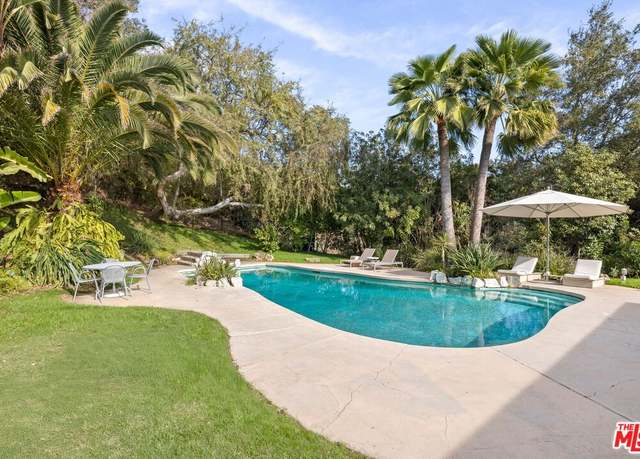 Property at 11556 Bellagio Rd, Los Angeles, CA 90049, 4 beds, 4 baths