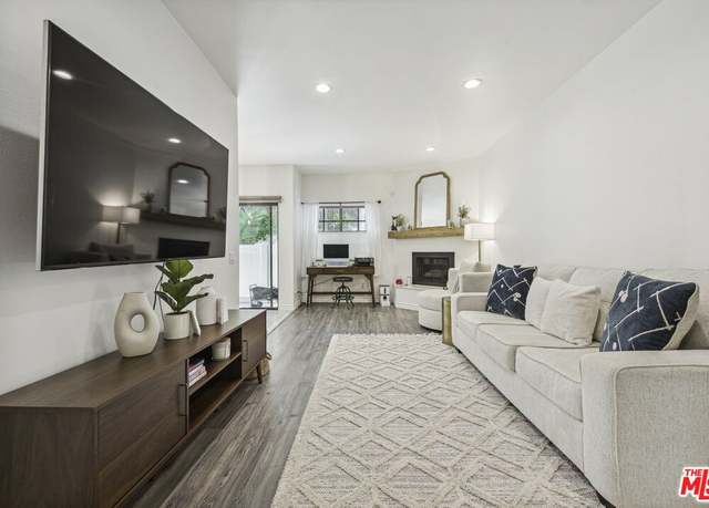 Property at 17914 Magnolia Blvd #121, Encino, CA 91316, 2 beds, 2 baths