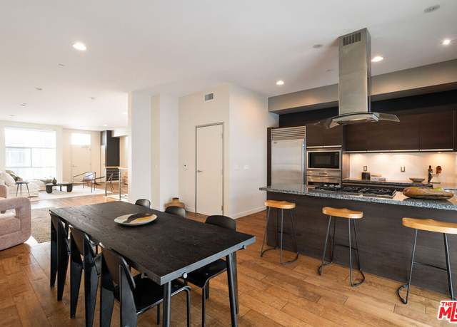Property at 3119 Via Dolce #302, Marina Del Rey, CA 90292, 3 beds, 2.5 baths