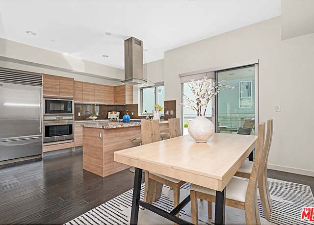Property at 3119 Via Dolce #116, Marina Del Rey, CA 90292, 2 beds, 2.5 baths