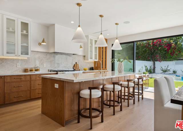 Property at 4949 Sancola Ave, Toluca Lake, CA 91601, 5 beds, 4 baths