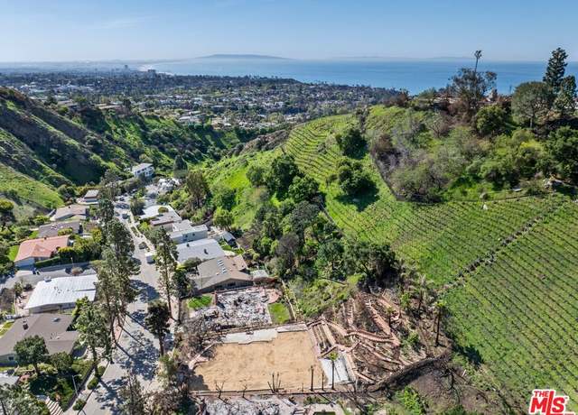 Property at 1221 Bienveneda Ave, Pacific Palisades, CA 90272