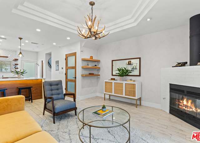 Property at 2500 Abbot Kinney Blvd #17, Venice, CA 90291, 2 beds, 2.5 baths