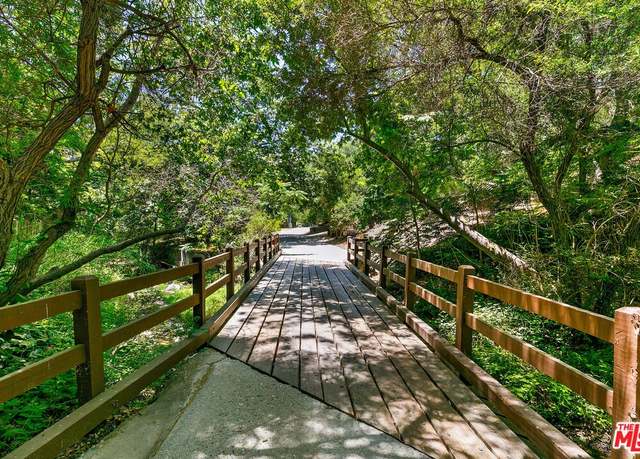 Property at 25813 Dark Creek Rd, Calabasas, CA 91302, 3 beds, 2 baths