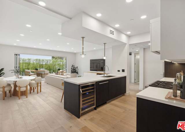 Property at 505 S Barrington Ave #109, Los Angeles, CA 90049, 3 beds, 3.5 baths